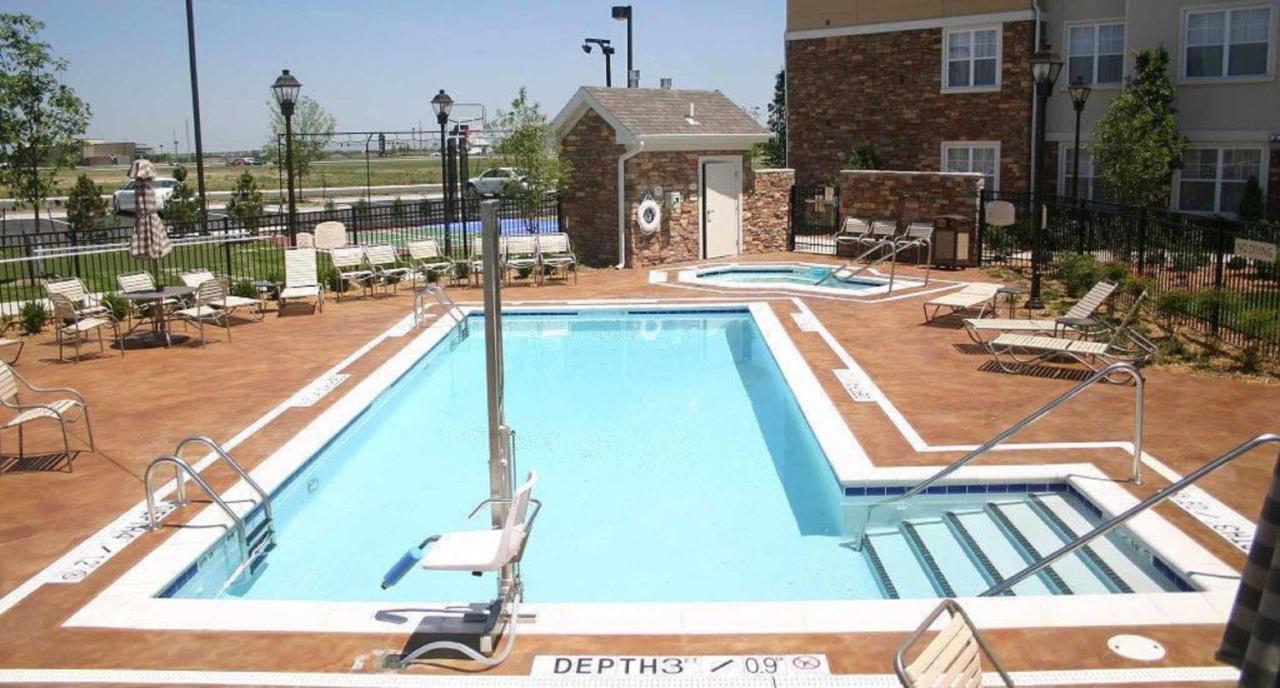 Residence Inn By Marriott Wichita East At Plazzio Eksteriør billede