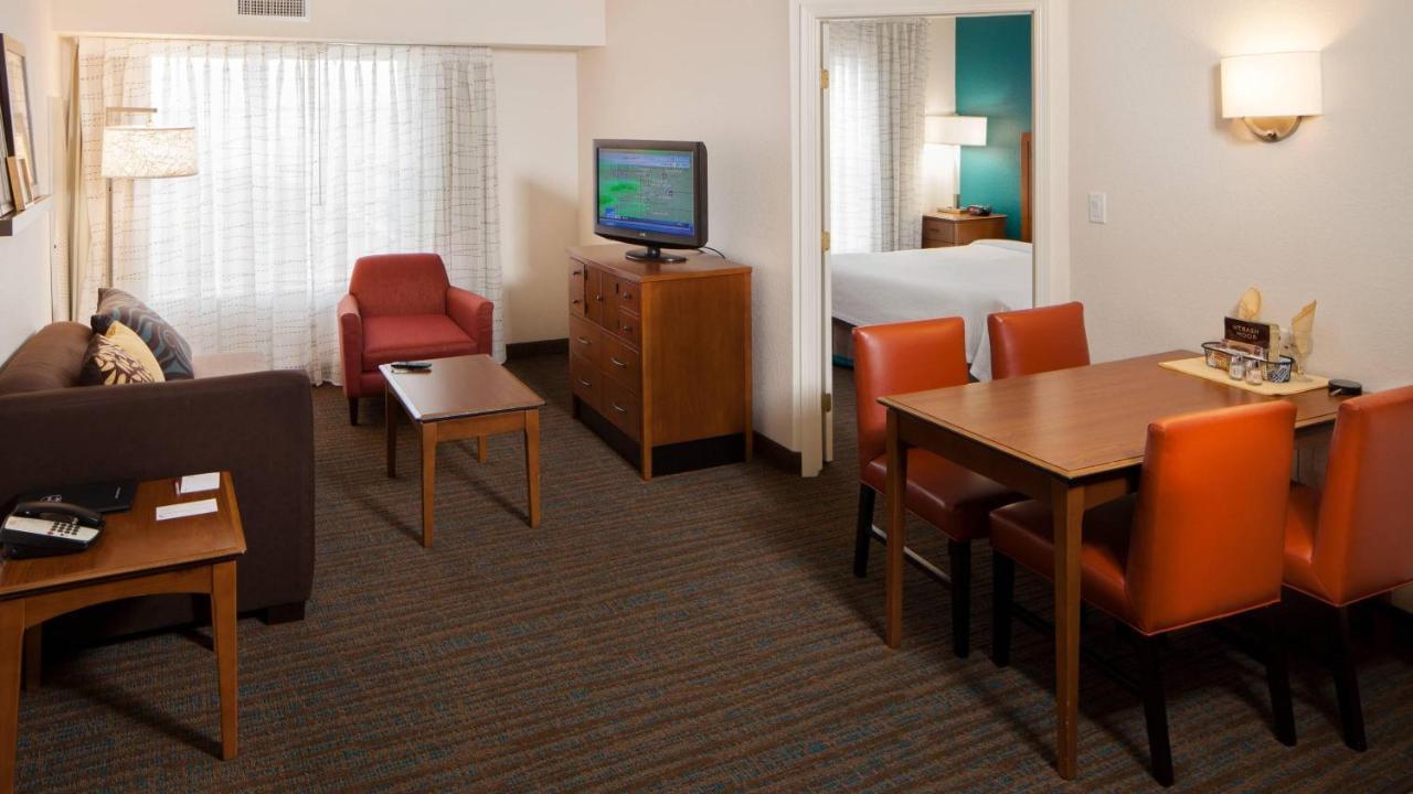 Residence Inn By Marriott Wichita East At Plazzio Eksteriør billede