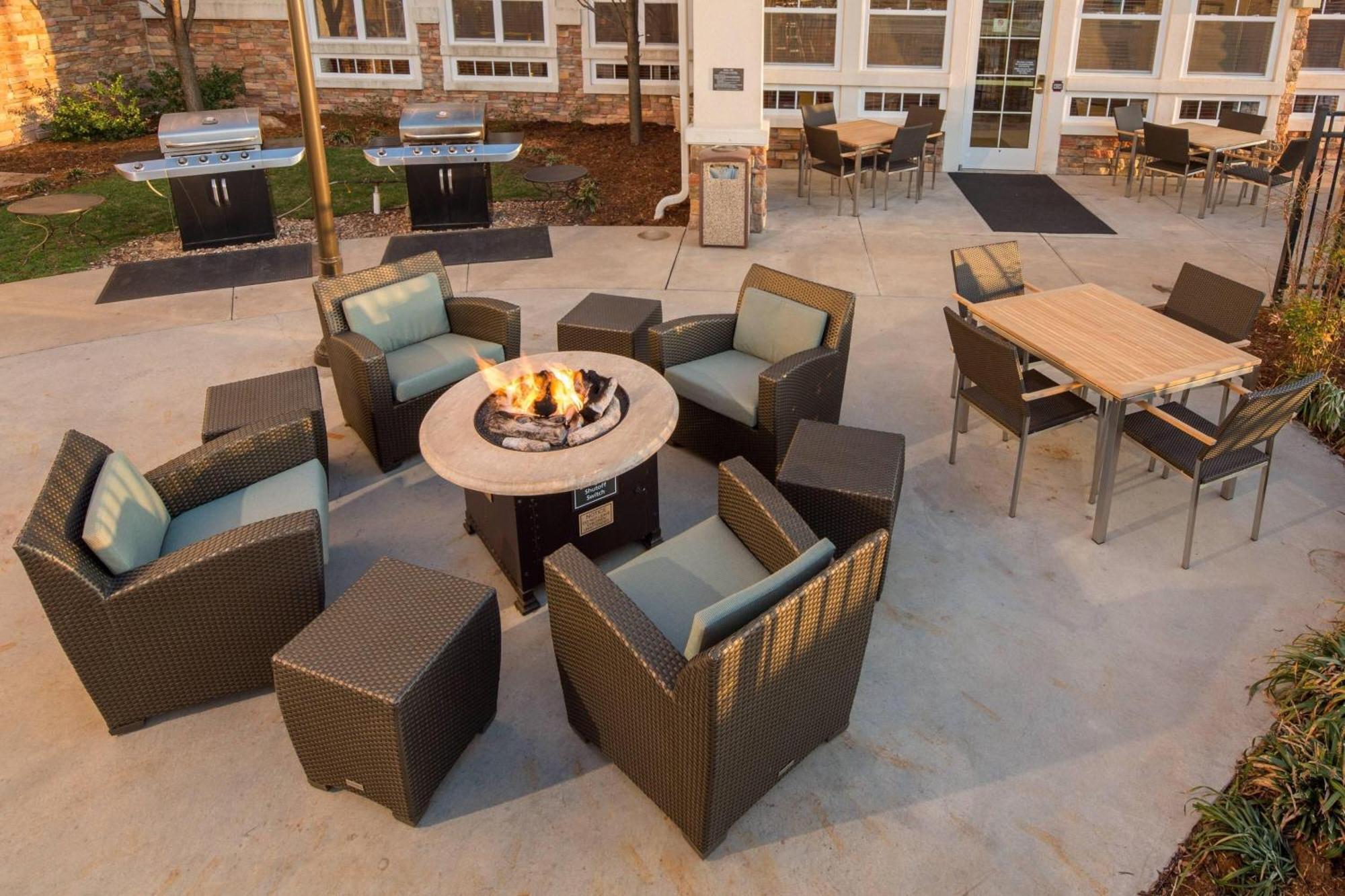 Residence Inn By Marriott Wichita East At Plazzio Eksteriør billede