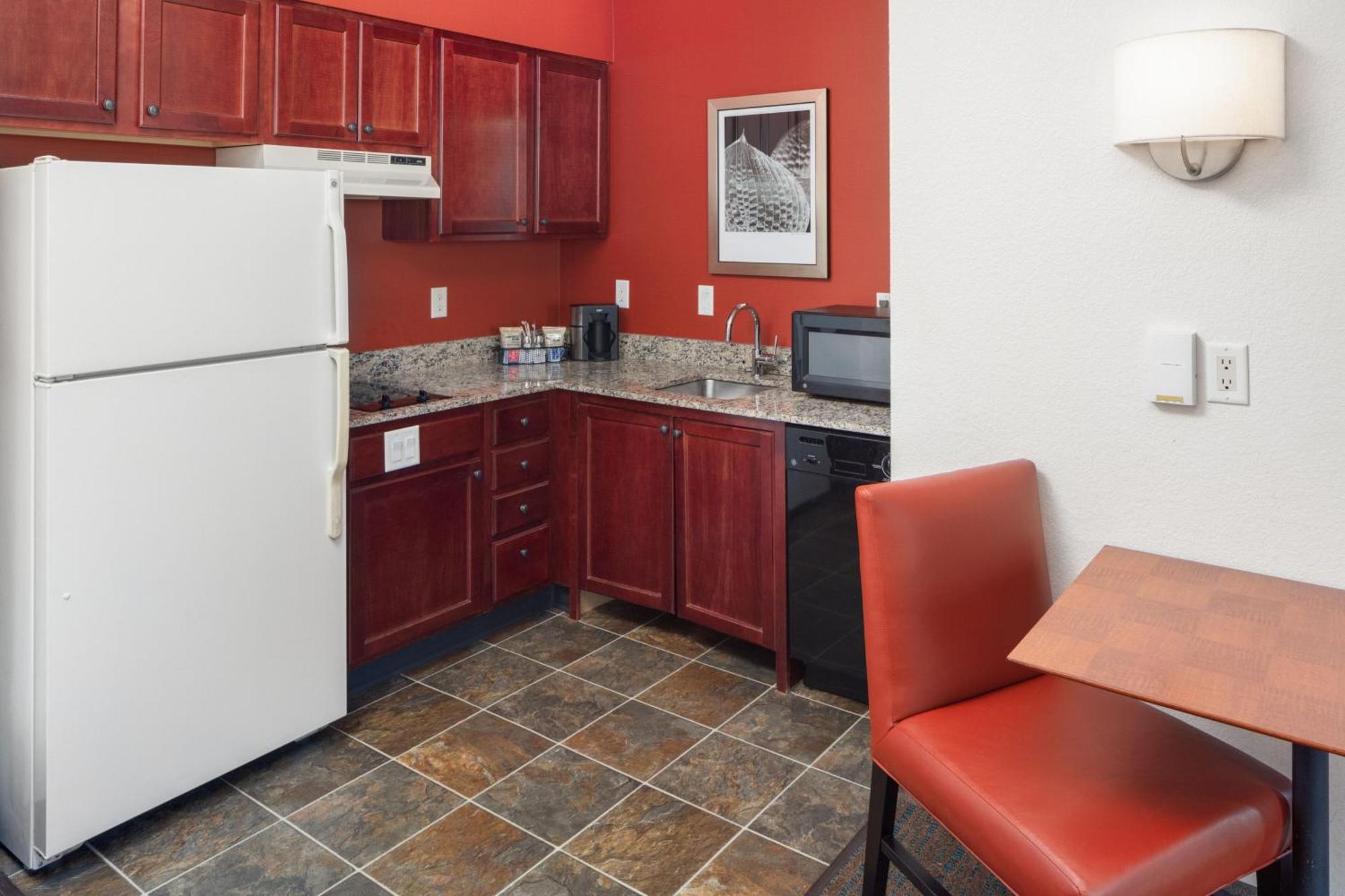 Residence Inn By Marriott Wichita East At Plazzio Eksteriør billede