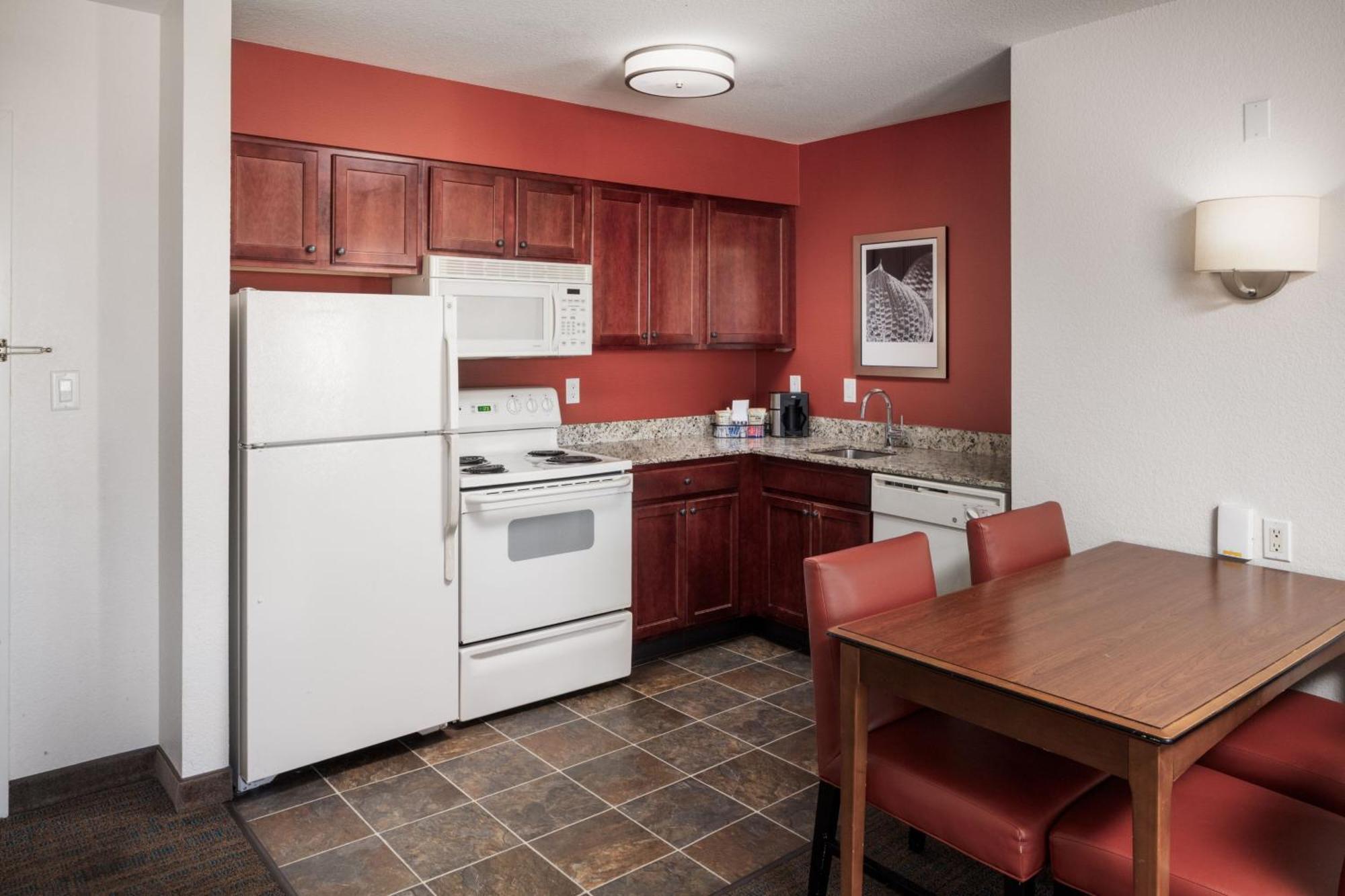 Residence Inn By Marriott Wichita East At Plazzio Eksteriør billede