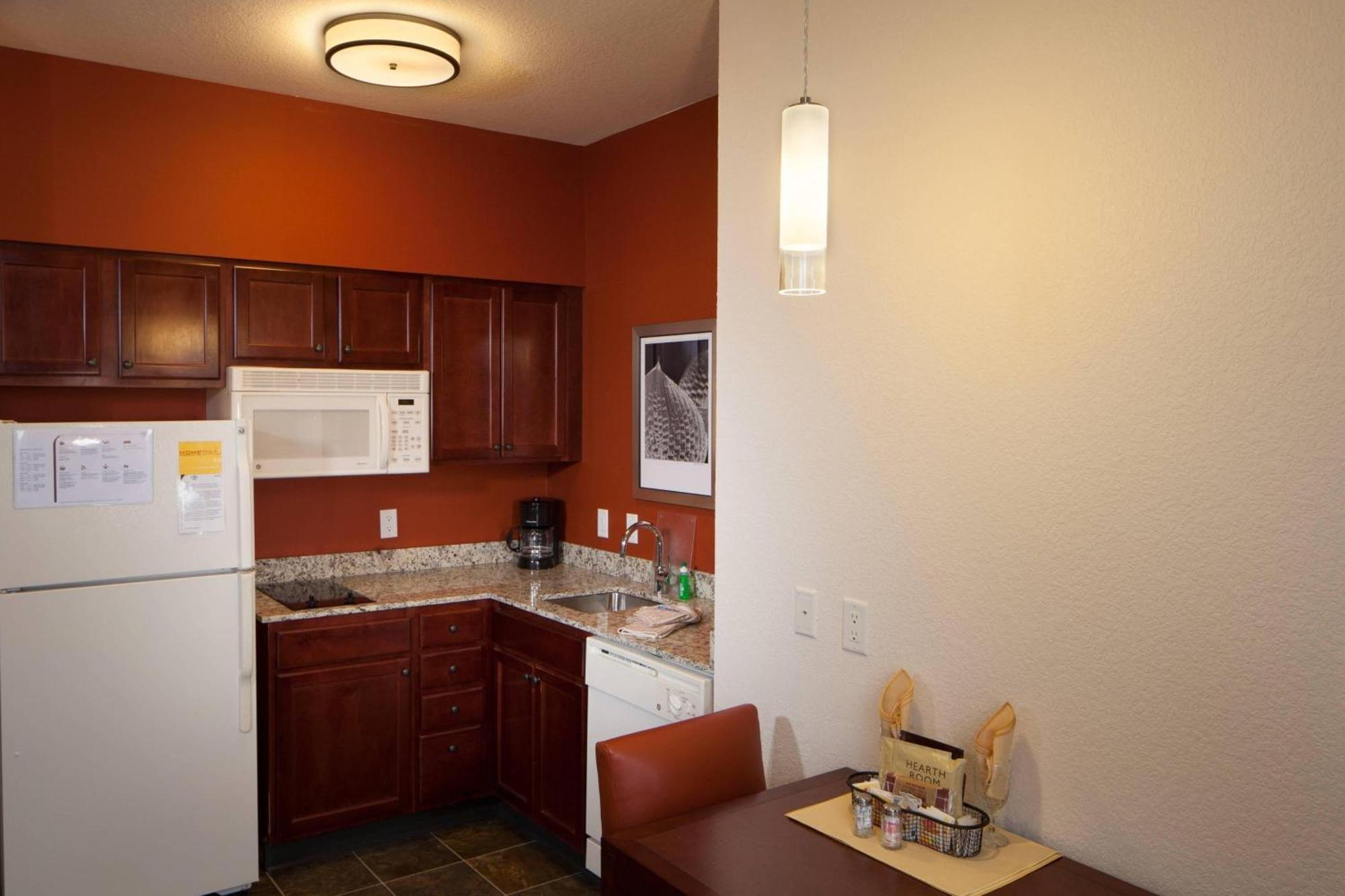 Residence Inn By Marriott Wichita East At Plazzio Eksteriør billede