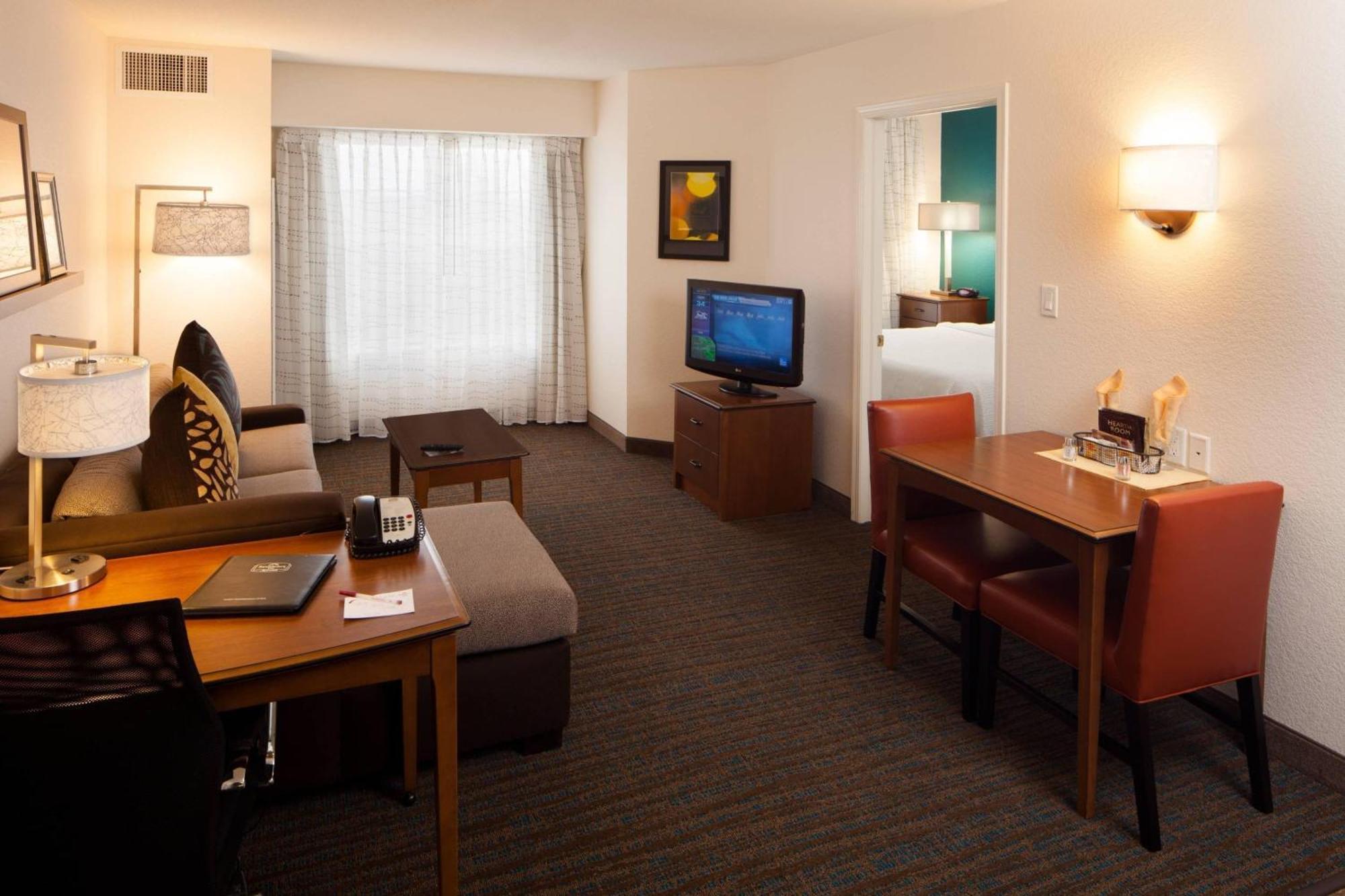 Residence Inn By Marriott Wichita East At Plazzio Eksteriør billede