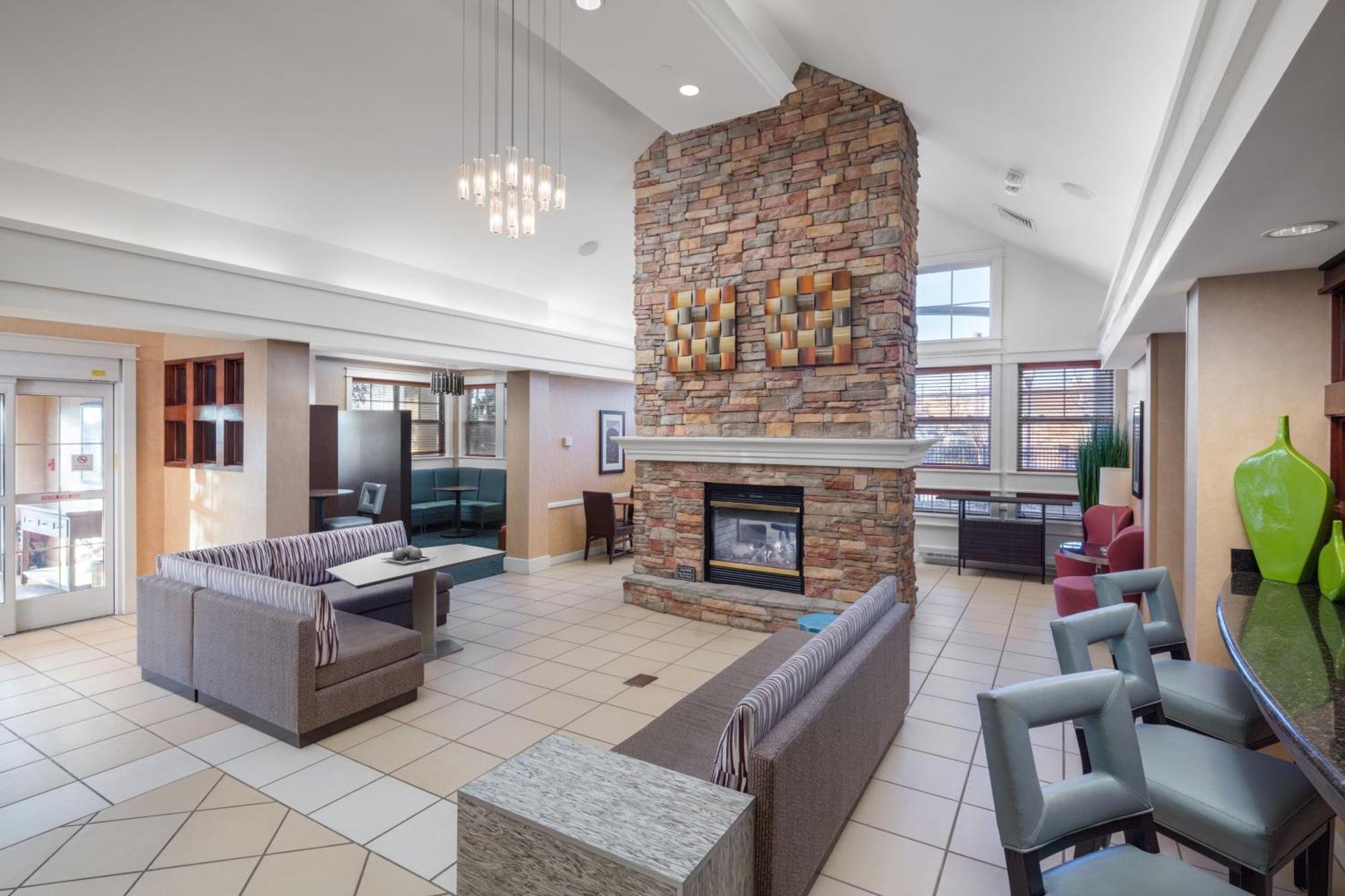 Residence Inn By Marriott Wichita East At Plazzio Eksteriør billede